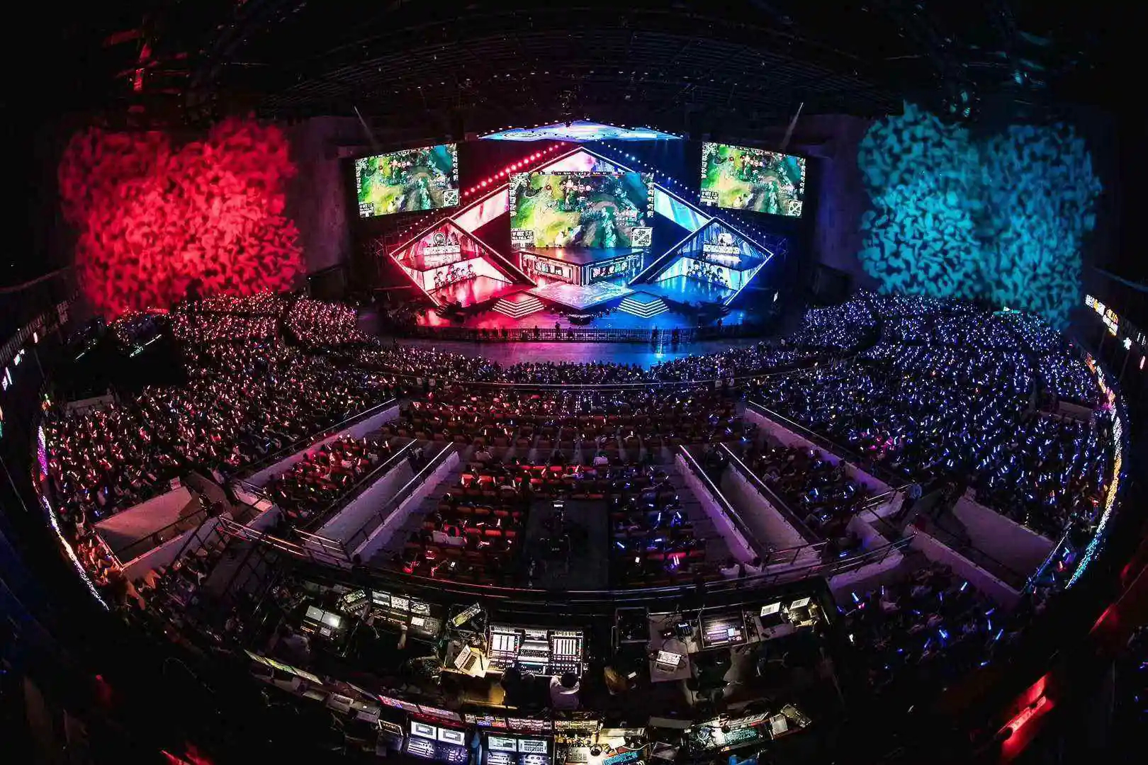 LPL春季赛季后赛：银河战舰全华班因团队配合问题出局，IG战队晋级，核心选手状态成关键-米兰电竞