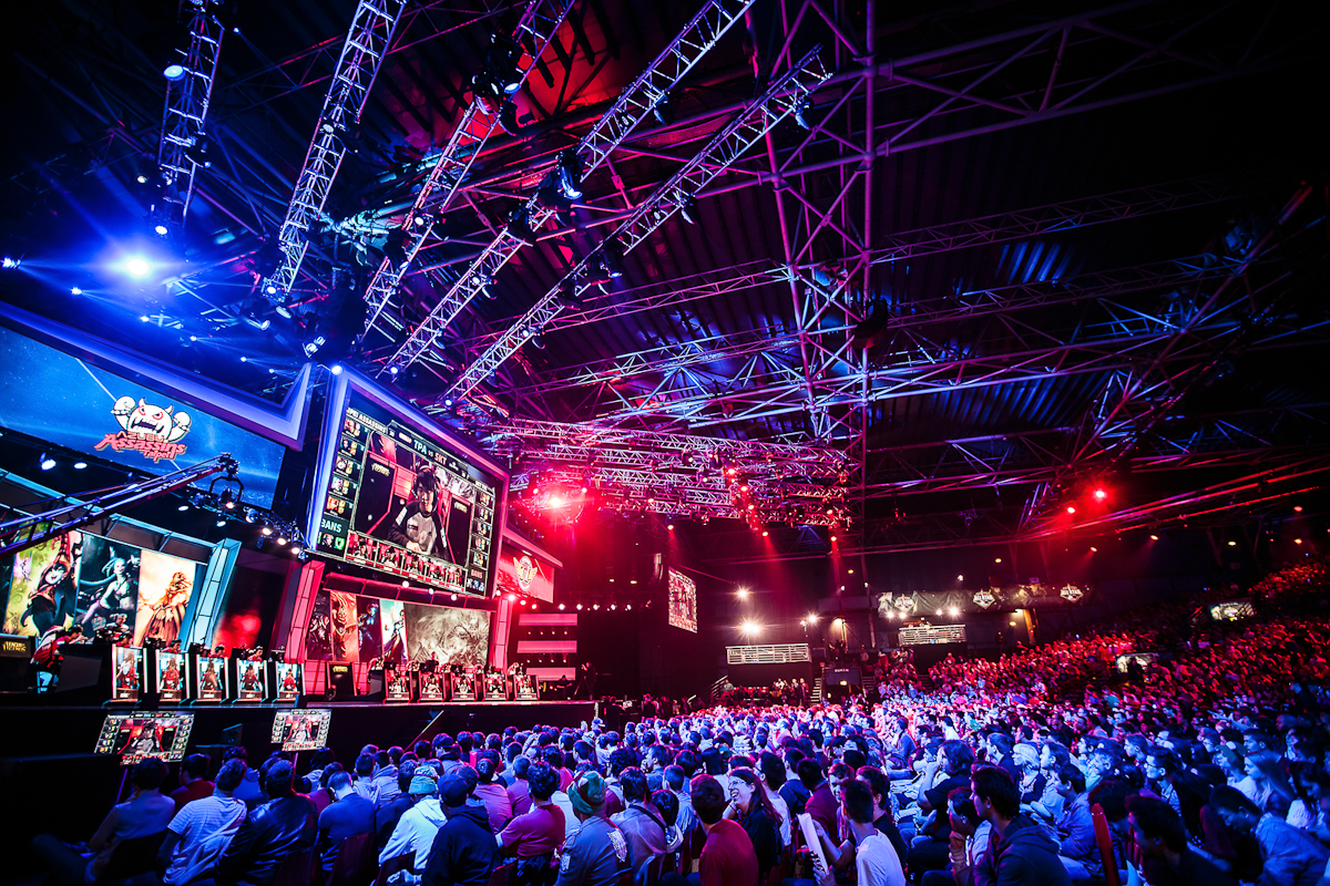 训练量减少与训练赛安排调整下团队配合默契提升，战术执行能力增强及个人操作稳定性展现-米兰电竞